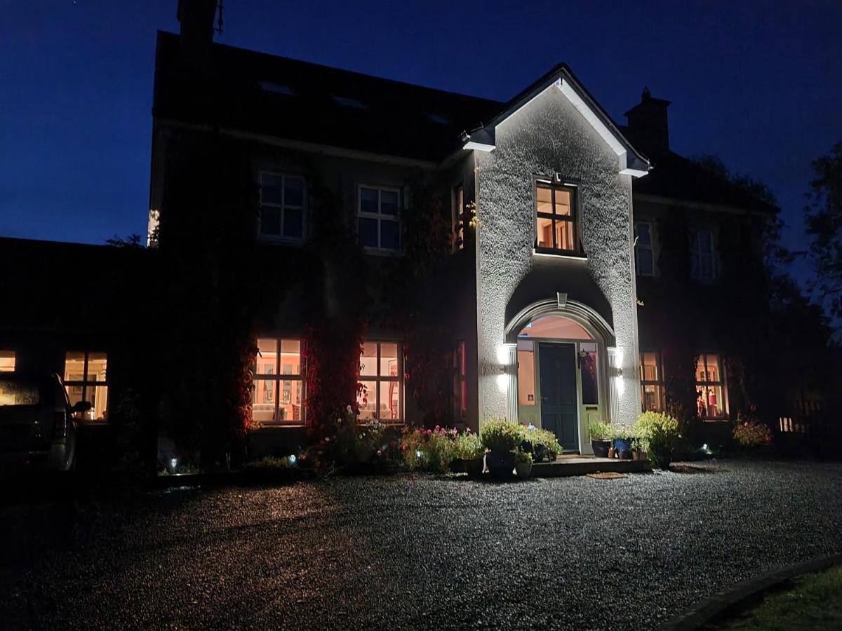 Lynster House Otel Monaghan Dış mekan fotoğraf